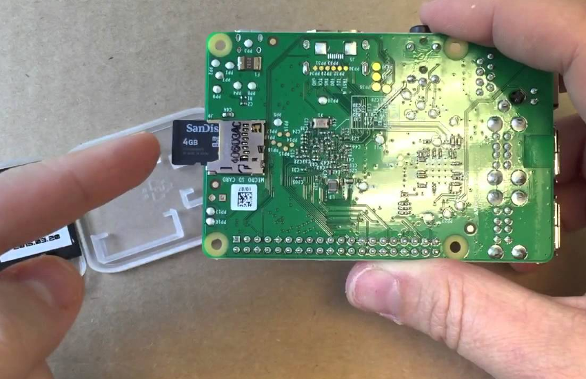 Clonant la MicroSD de la Raspberry Pi a OpenBSD per garantir un servei 24x7