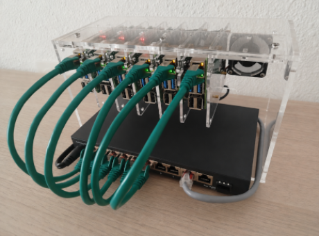 Muntant un clúster casolà de 8 Raspberry Pi per la meua sobirania digital